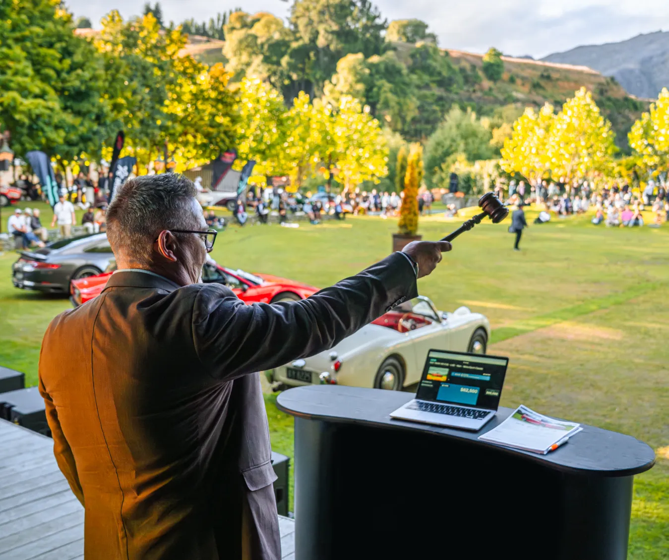 Sunday Drive auction event